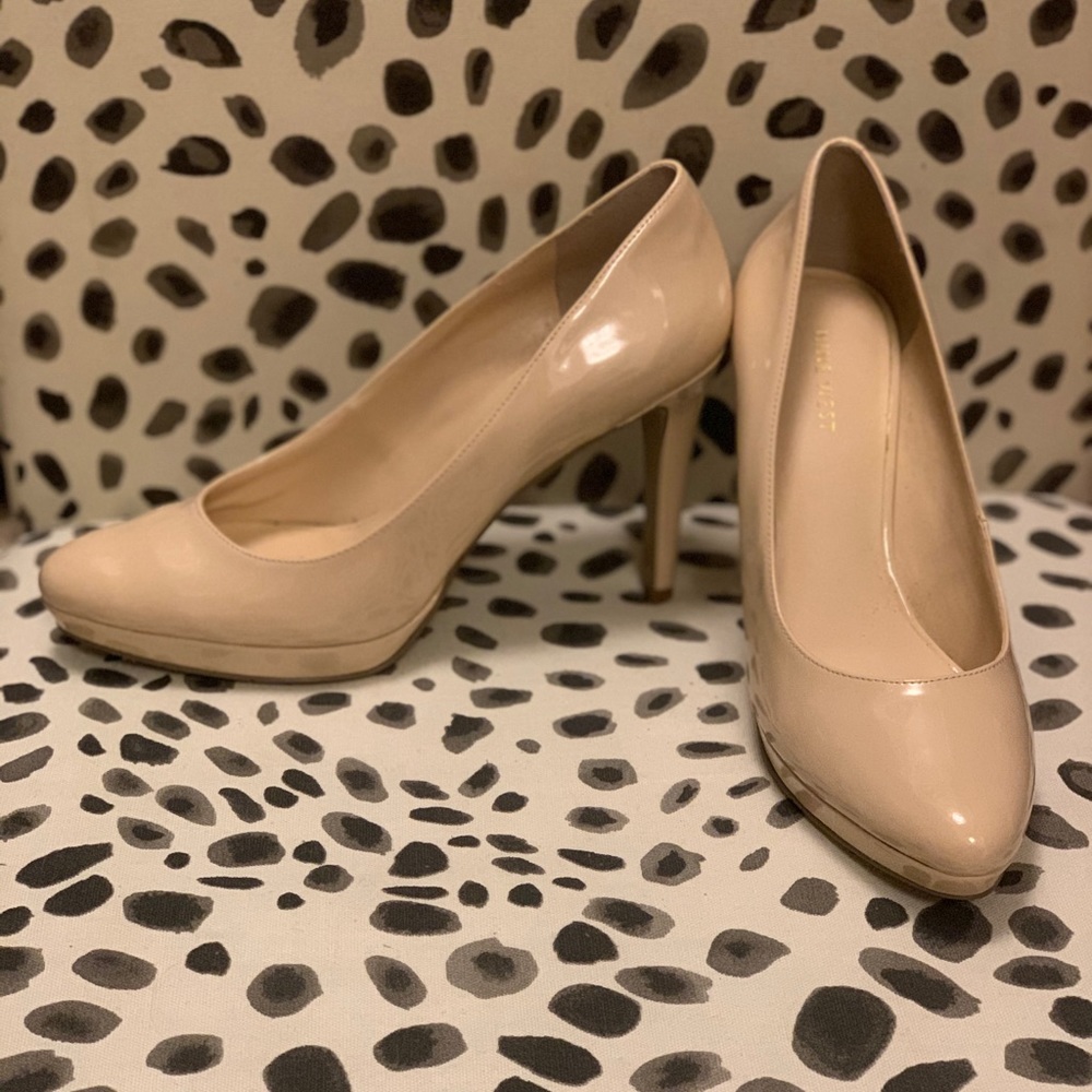 Nine West 8.5 Beautie nude patent leather pump